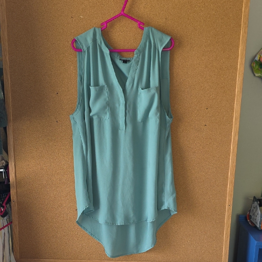 Torrid Light Green Sleeveless Pleated Summer Blouse Size 2 2X